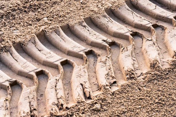 Talajkárosodás csökkentése: Miért fontos a megfelelő mezőgazdasági gumiabroncs?